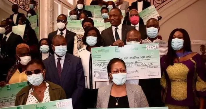 cote-divoire-300-millions-de-fcfa-octroyes-a-15-jeunes-ivoiriens-porteurs-de-projets-vivant-en-france